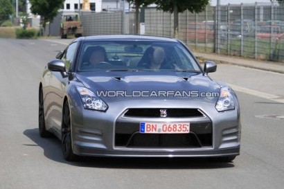  Nissan GT-R 2011