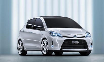  Toyota Yaris HSD   