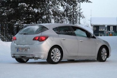 Opel Astra GSI 2012