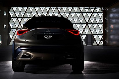    Infiniti QX30 -  BMW X1, ...